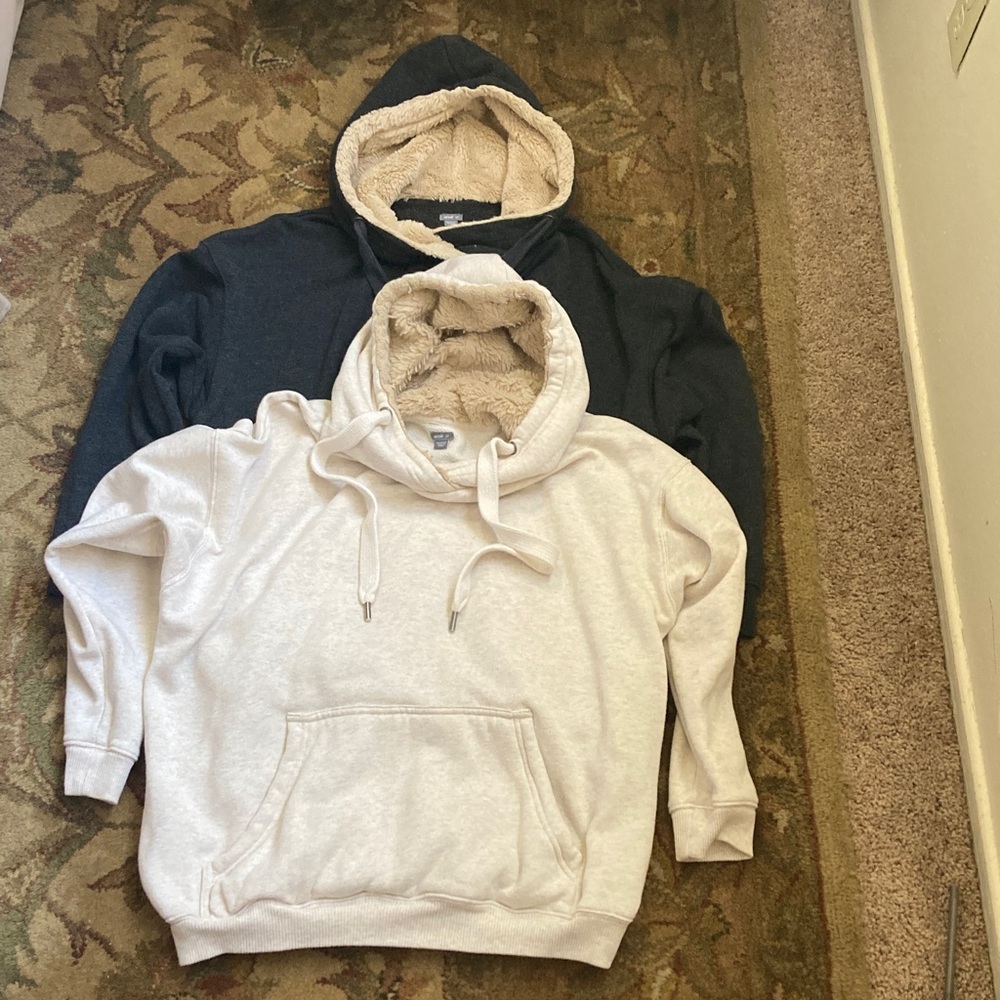 Set of 2 Aerie Hoodies in Dark Grey/Oatmeal Colors.